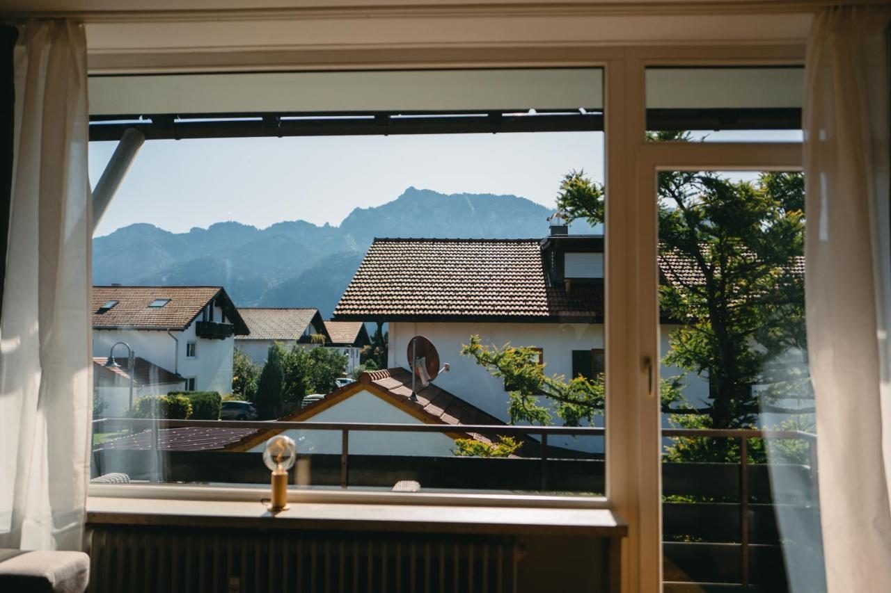 Ludwigslust - Ferienappartement Mit Bergblick Швангау Экстерьер фото